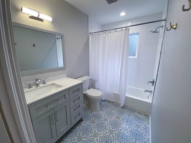 Photo - 5024 W University Blvd