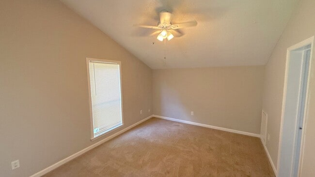Photo - 3136 Sycamore View Rd