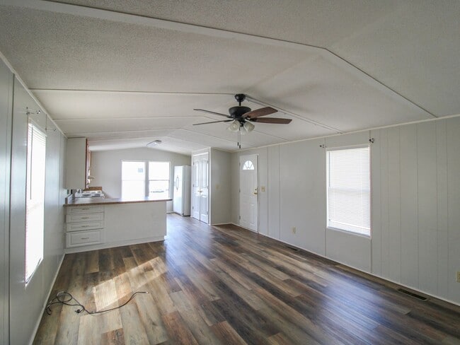 Photo - Great Location in Muscle Shoals!