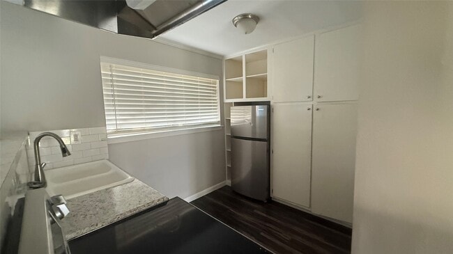 Photo - 1660 Richmond Ave. Unit 05