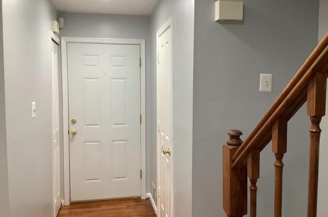Photo - 659 Realm Ct W