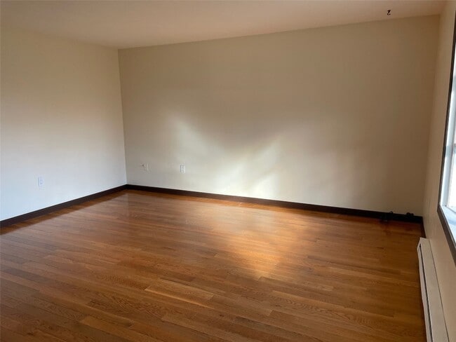 Photo - 900 Wallace St Unit 1-Right