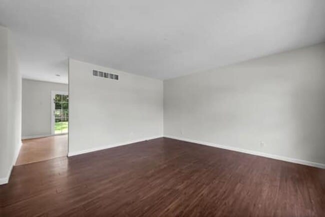 Photo - 5691 Victoryview Ln