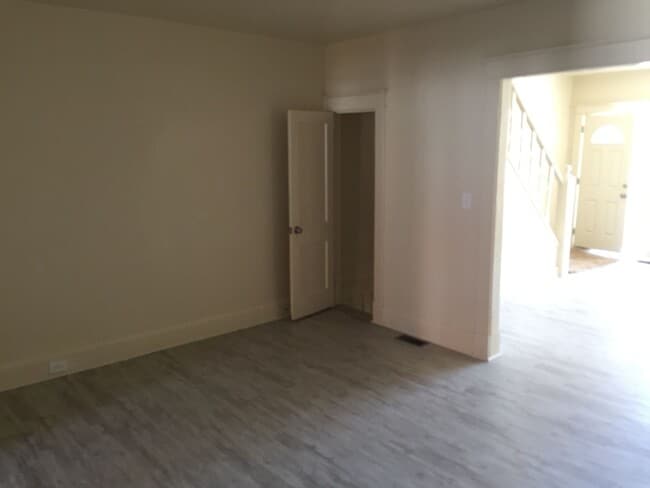 Photo - 3 Bedroom Home for Rent !!