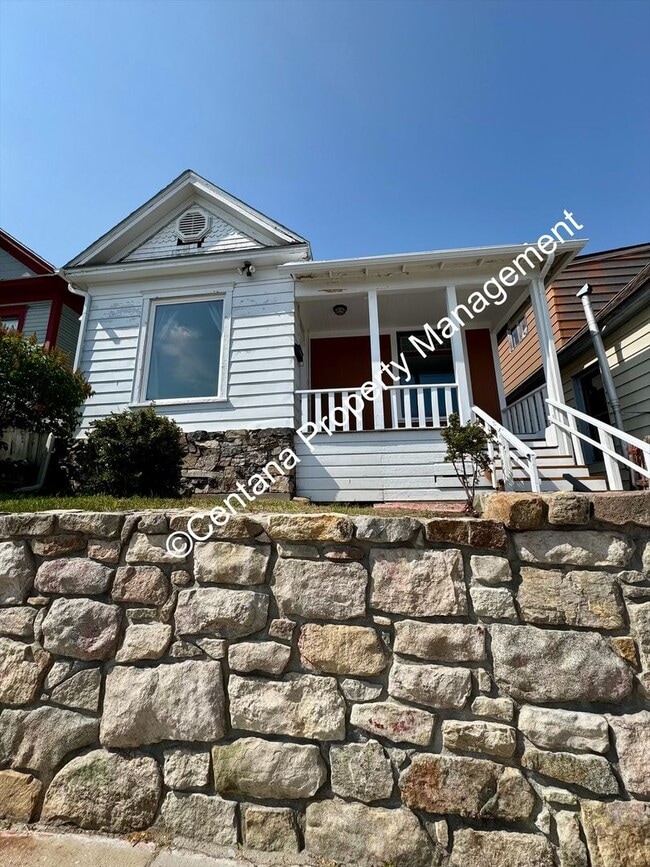 Building Photo - 2 bedroom House, located Uptown near MT Tech!