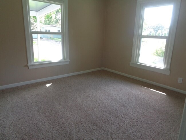 Photo - 324 Azalea St