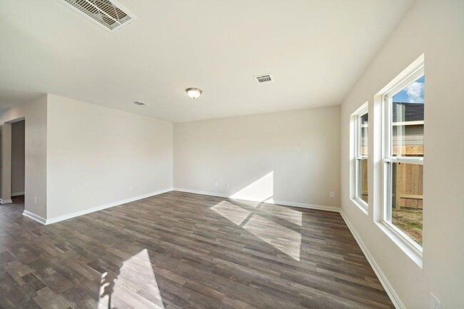 Building Photo - 228 Wild Oak