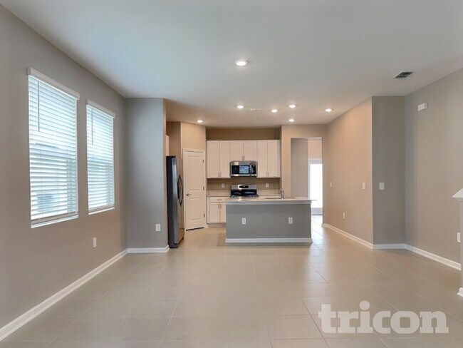 Photo - 741 Honeyrock St