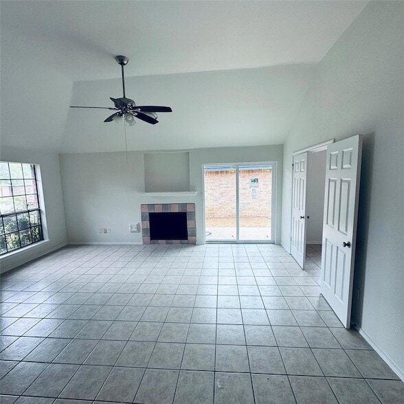 Photo - 607 Saunders Dr
