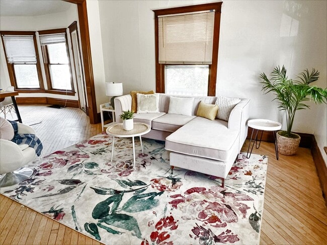 Photo - 630 Bowery St