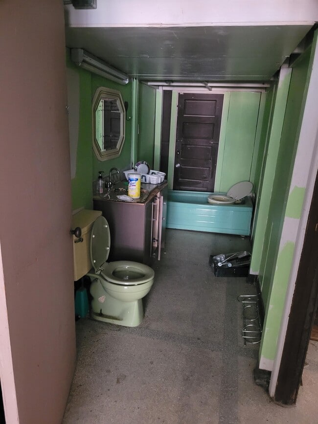 Photo - 224 Notre Dame Ave