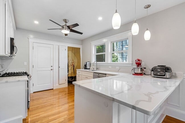 Photo - 1045 Adams St Unidad 1