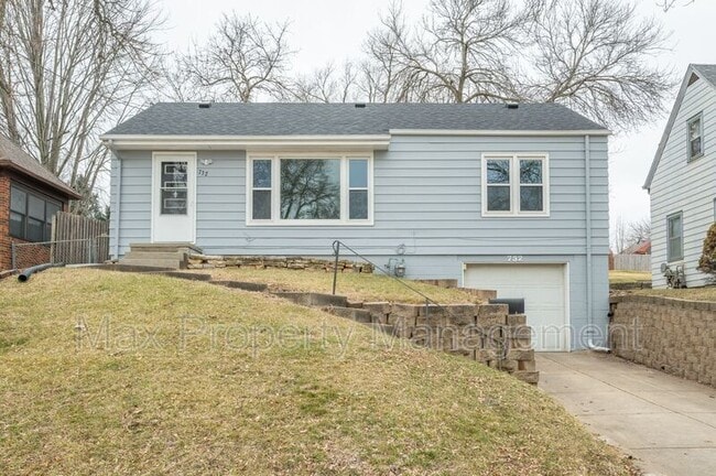 Photo - 732 4th St House