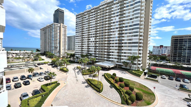 Building Photo - 1965 S Ocean Dr Unit 2A Rental