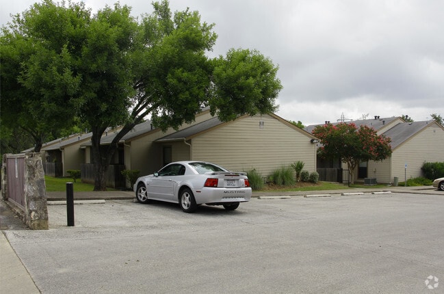 Country Club Village - Country Club Village Rental