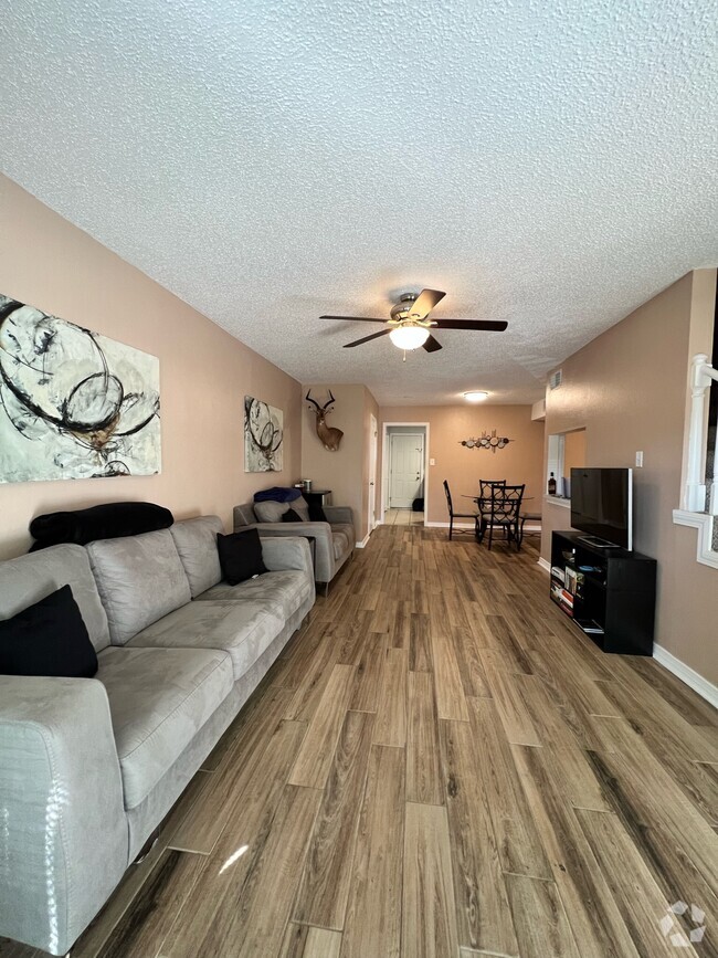Building Photo - 829 E Boyd Dr Unit Apt C