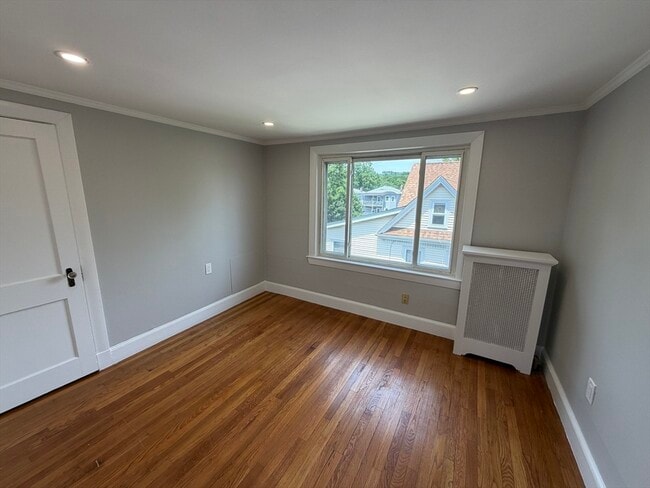 Photo - 19-21 Maple St Unit 3