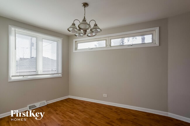 Photo - 4033 Gremley Ave