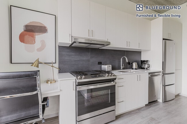 Photo - 343 W Schiller St Unit FL8-ID1088