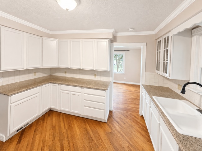 Photo - 723 Opal St