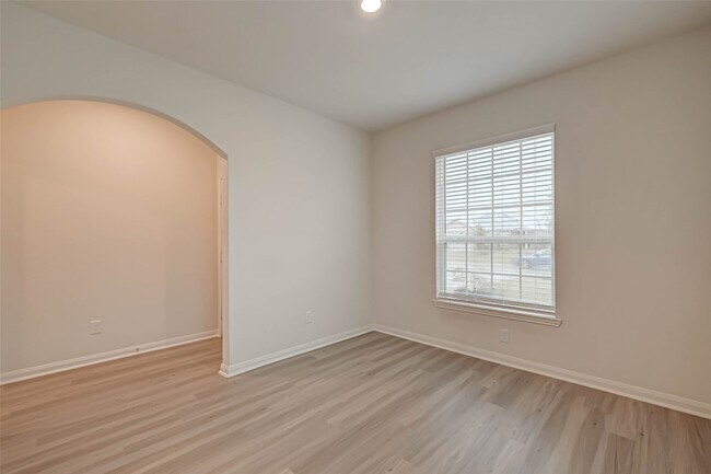 Photo - 305 Wayne County Dr