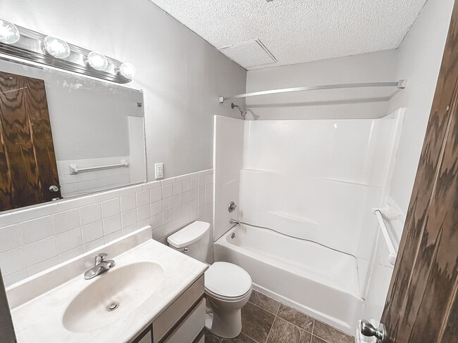 Photo - 6800- 6810 63rd Avenue