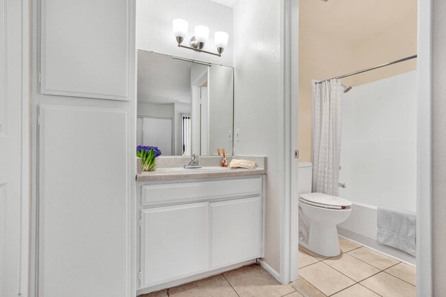 Photo - Foothill Apts