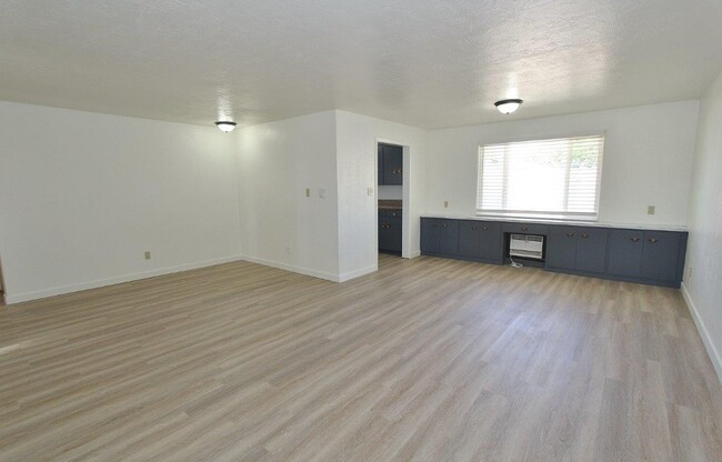Photo - 1407 Ellis Ave