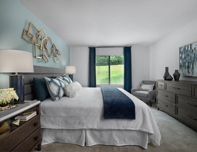 Modelo amueblado de 2 habitaciones - River Oaks Apartments of Rochester Hills