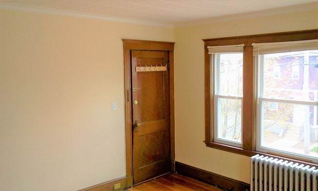 Livingroom - 30 Newbury Ave Unit 3