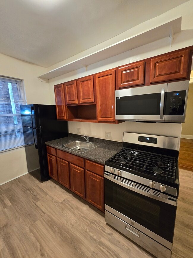 Building Photo - 46 Kelly Pky Unit 204