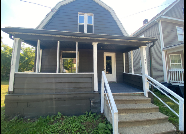 Building Photo - 245 Grove St Rental