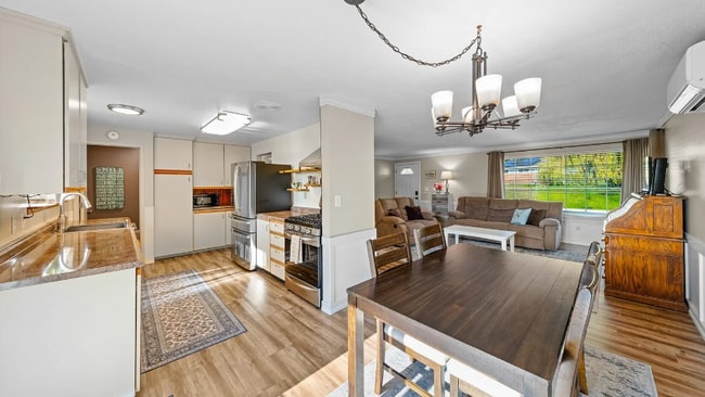 Photo - 1372 Orchard Loop