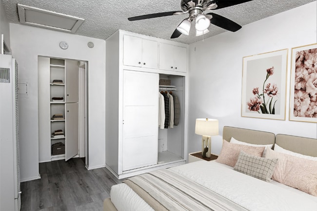 Photo - 550 N Catalina Ave Unit 11