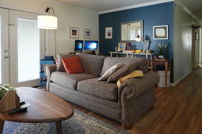 Photo - 805 W Christopher Dr