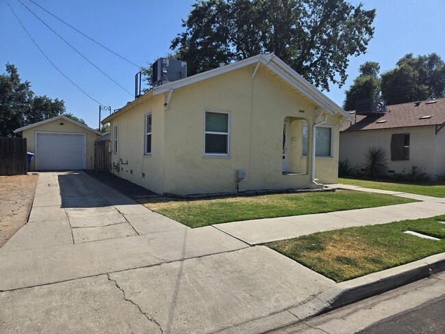 2 Br 1 Ba available Now - 2 Br 1 Ba available Now House