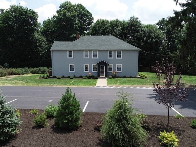 Building Photo - 175 Millwood St Unit R1