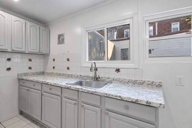 Photo - 303 43rd St Unit 2