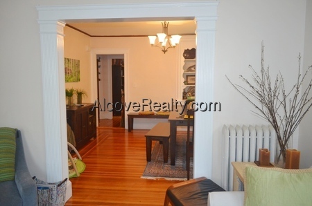 Building Photo - 24-26 Burnham St Unit 1 Rental