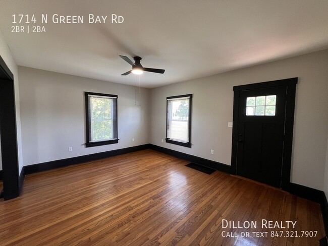 Photo - 1714 N Green Bay Rd