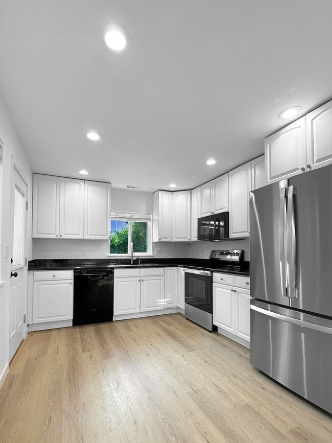 Photo - South Seattle/Seward Park area - Remodeled 4 Bedroom 2 bathroom home - Ready for move in now!