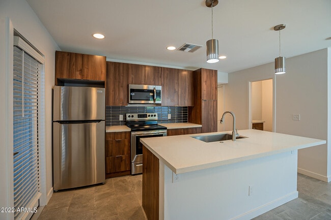 Building Photo - 6227 N 13th Pl Unit 3