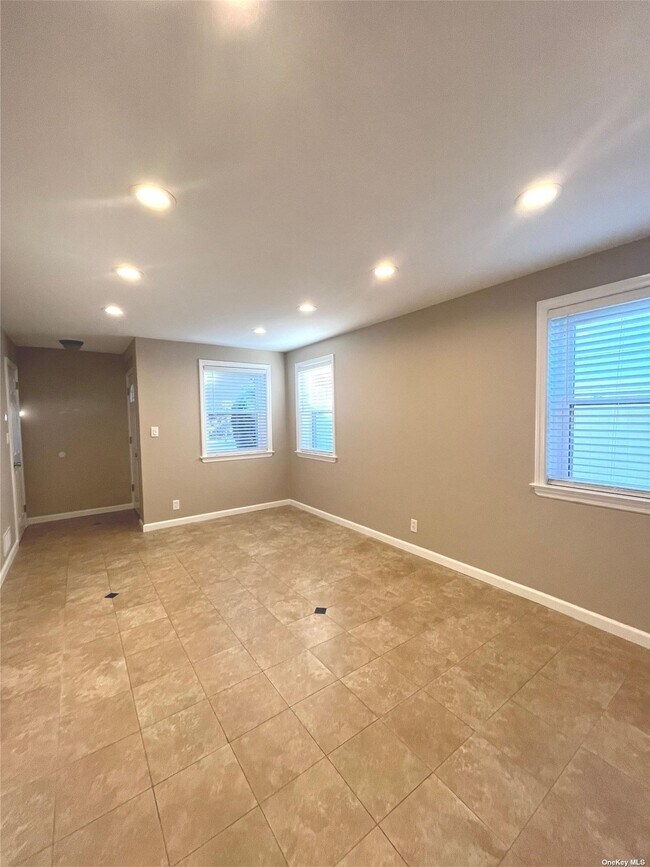 747 W Penn St Apartment Unit Lower Long Beach, NY