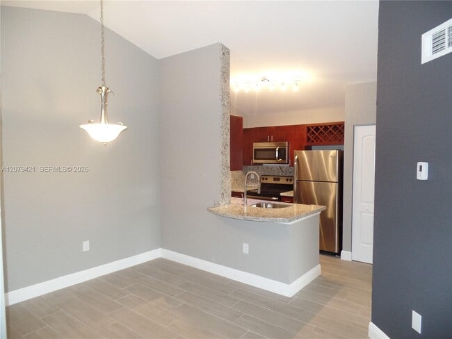 Building Photo - 2881 N Oakland Forest Dr Unit 311
