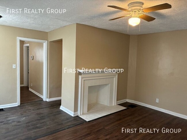 Photo - 2924 Preston St