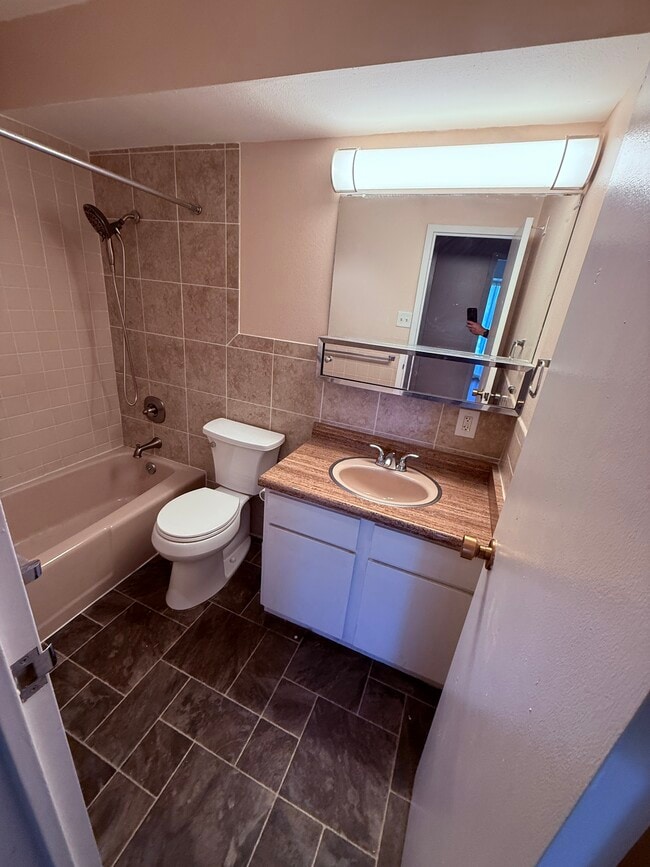 Baño 1 - 411 Lakewood Cir Unidad A506