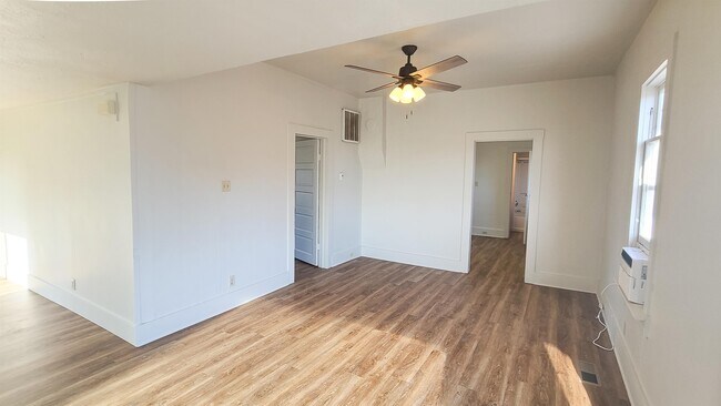 Photo - 305 N Pennsylvania Ave