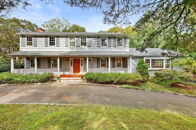 Photo - 8 Ferry Ln E