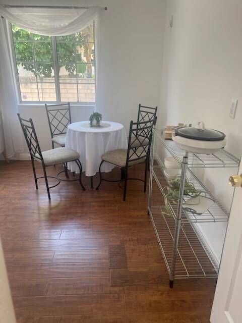 Photo - 1228 W Shorb St