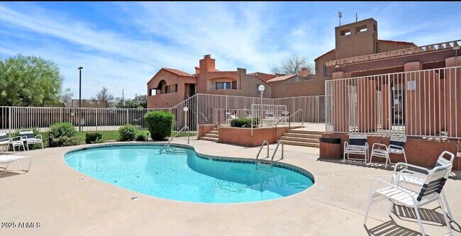 Building Photo - 1745 E Glenn St Unit Apt 220